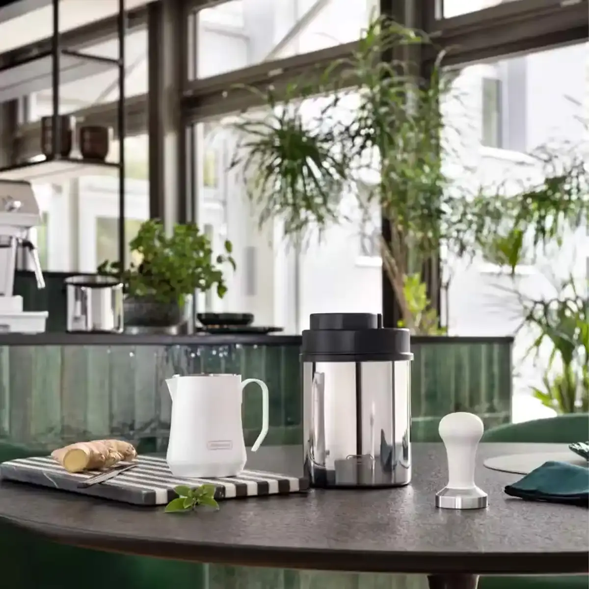 Tyhjiösäiliö kahvipavuille - DeLonghi